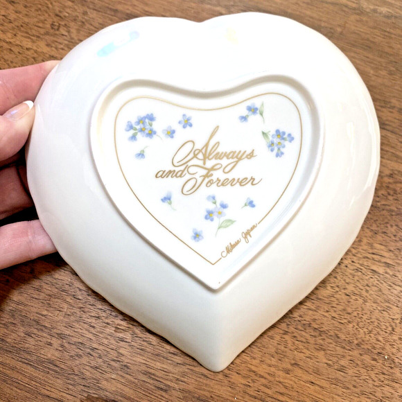 Mikasa Japan Heart Shaped Porcelain Trinket Dish Floral "Always And Forever" NEW - Picture 3 of 7